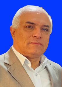 الكاتب أكرم حسين