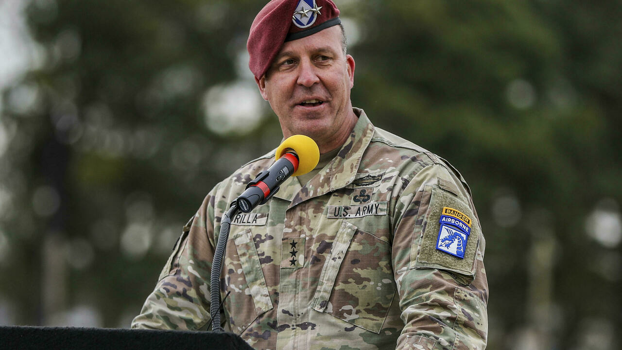 بايدن يختار الجنرال مايكل كوريلا لقيادة العمليات في الشرق الأوسط